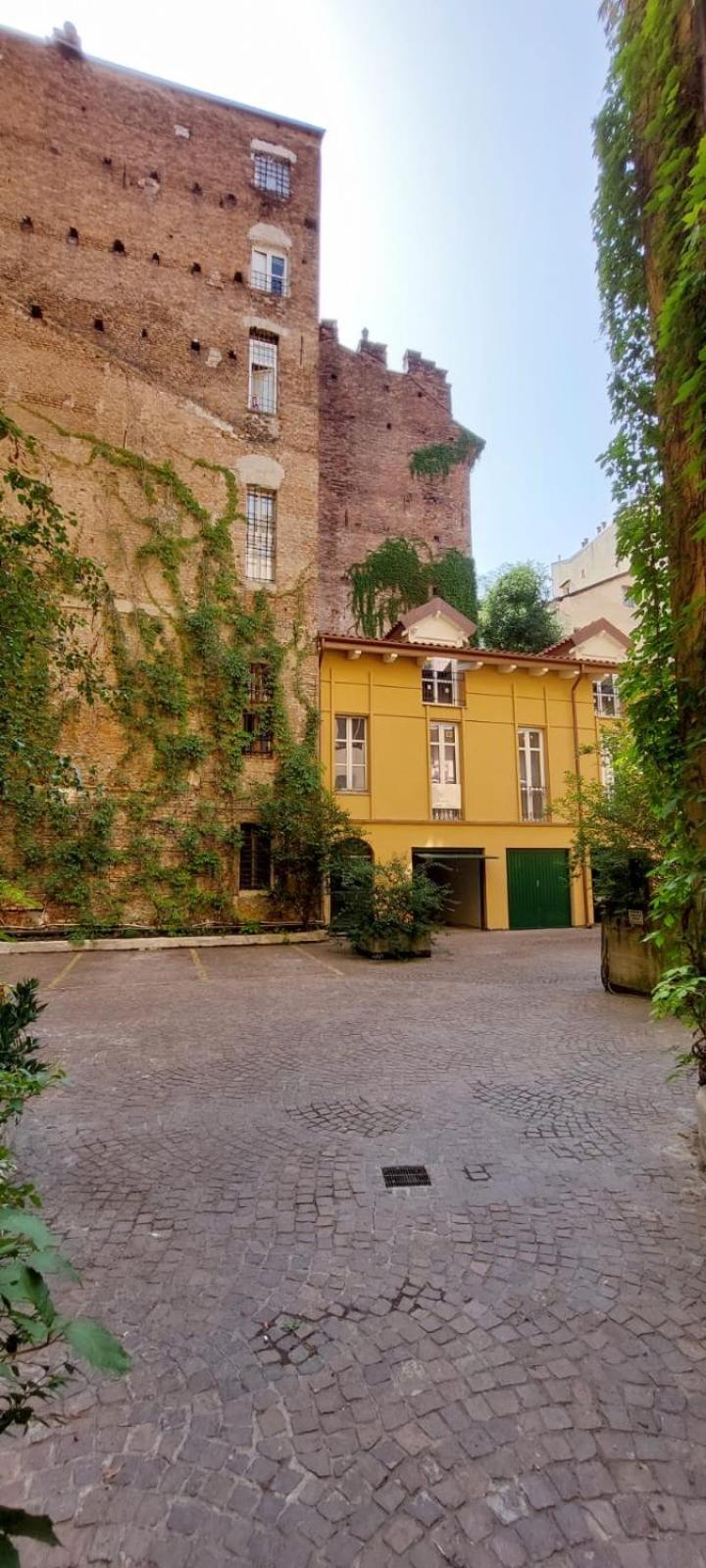 Acadamis - Garibaldi 9 Bis - Piazza Castello Appartement Turijn Buitenkant foto